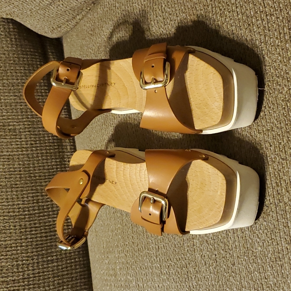 Woman's Shoes